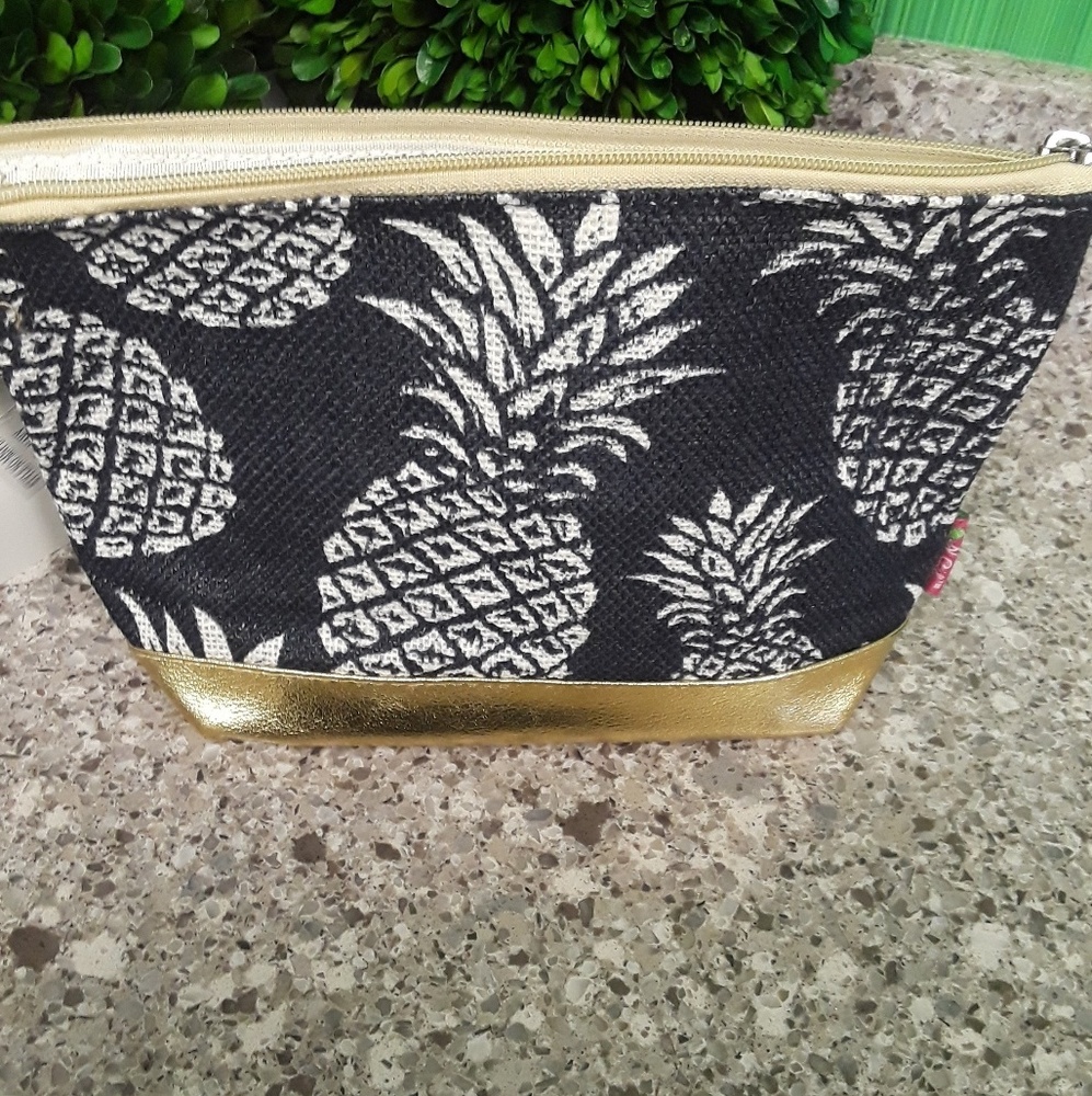 Cosmetic bag